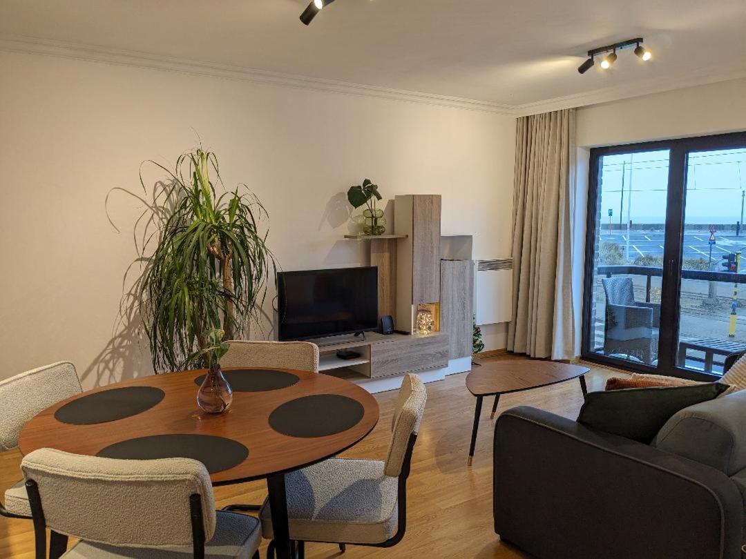 Vista Linda, Leuk Appartement Vlak Bij Zeedijk En Strand Ostende Kültér fotó